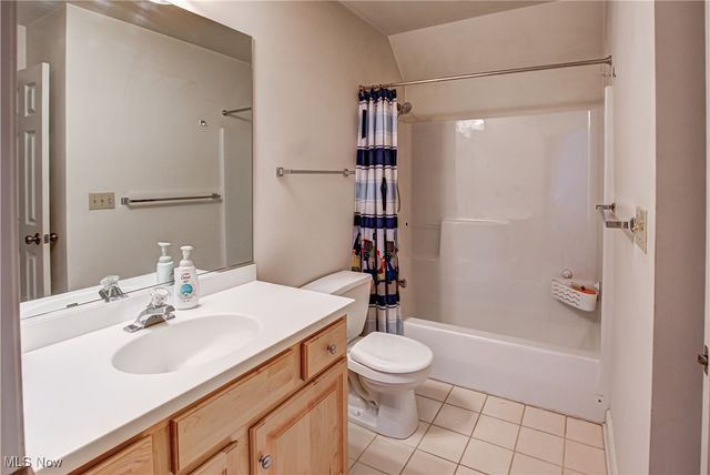 4 River Pointe, Rocky River, OH 44116