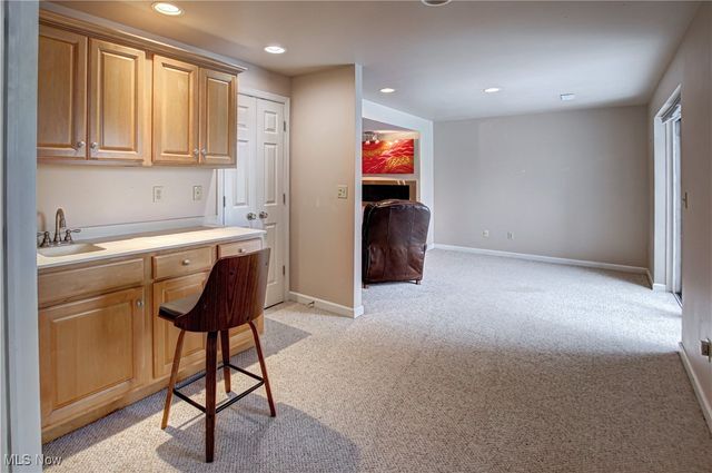 4 River Pointe, Rocky River, OH 44116