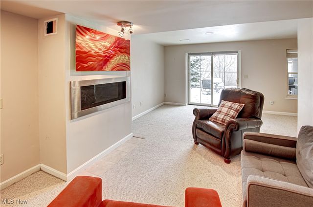 4 River Pointe, Rocky River, OH 44116