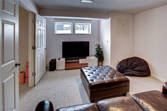 4 River Pointe, Rocky River, OH 44116