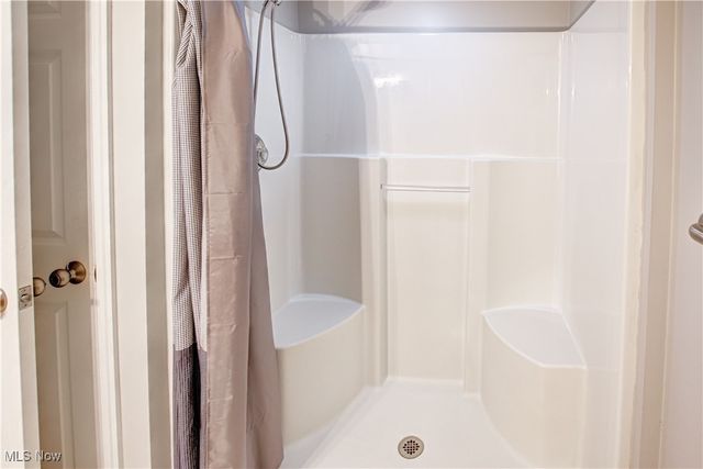 4 River Pointe, Rocky River, OH 44116