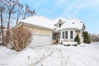 4 River Pointe, Rocky River, OH 44116