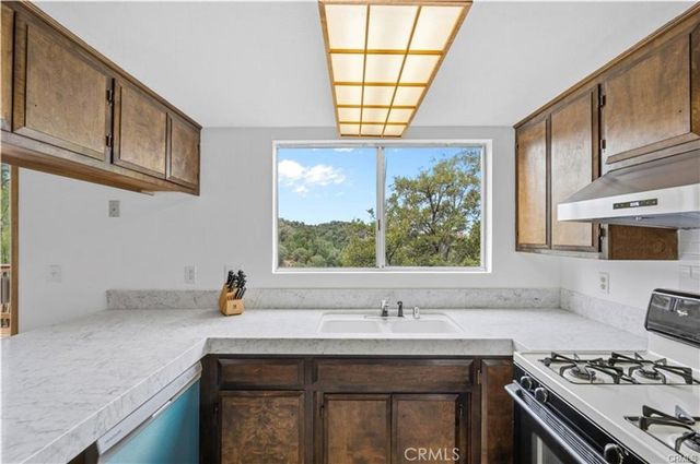 1334 St Anton, Lake Arrowhead, CA 92352