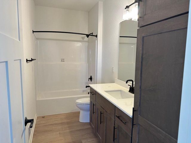 804 Viewpoint AVENUE, Waukesha, WI 53188