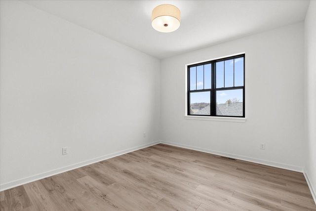 804 Viewpoint AVENUE, Waukesha, WI 53188