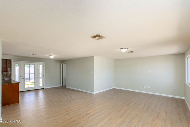 3525 E HEARN Road, Phoenix, AZ 85032