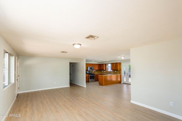3525 E HEARN Road, Phoenix, AZ 85032