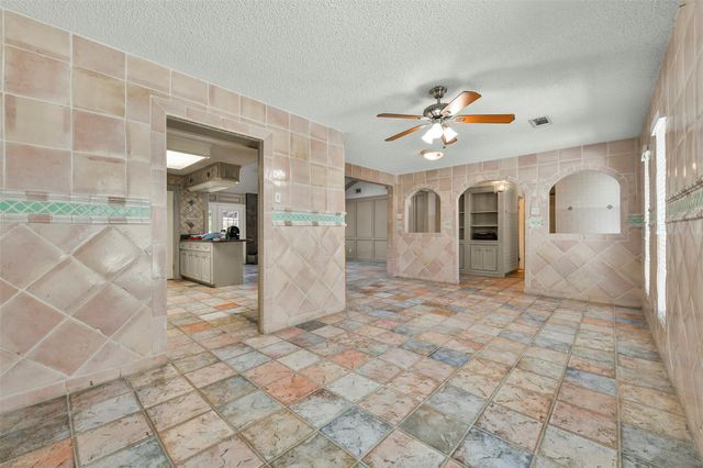 201 Amber Lane, League City, TX 77573