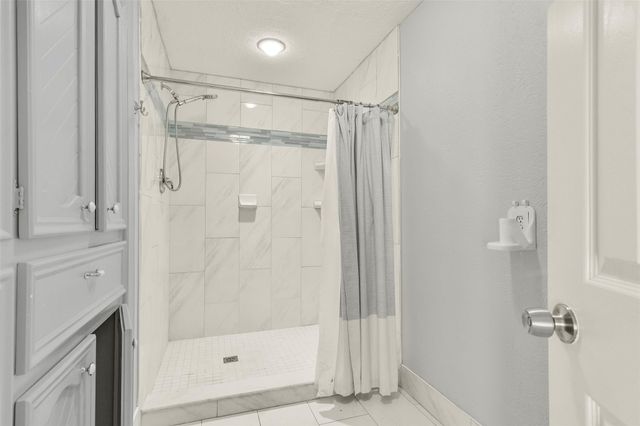 201 Amber Lane, League City, TX 77573