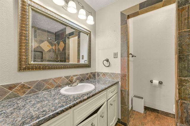 201 Amber Lane, League City, TX 77573