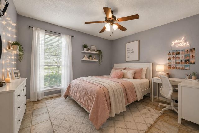 201 Amber Lane, League City, TX 77573