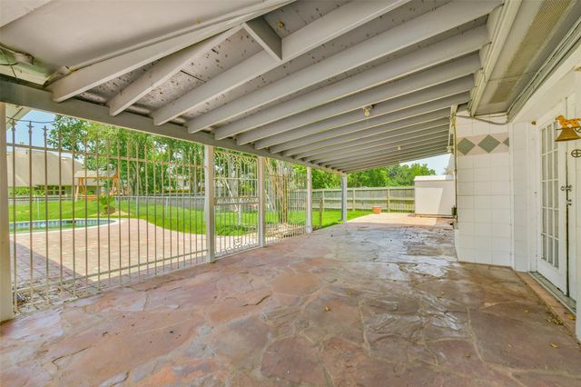 201 Amber Lane, League City, TX 77573