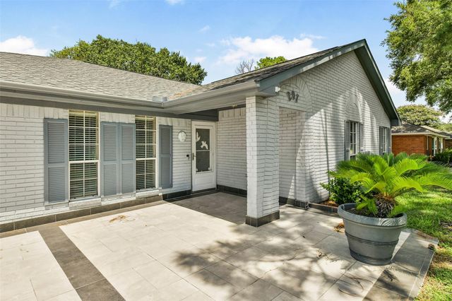 201 Amber Lane, League City, TX 77573