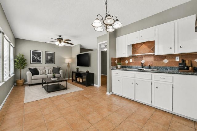 201 Amber Lane, League City, TX 77573
