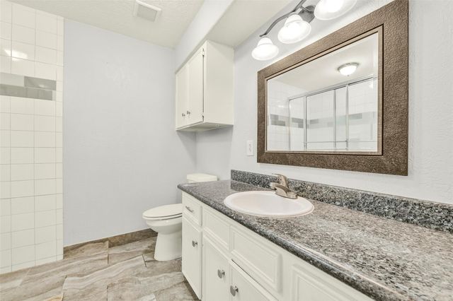 201 Amber Lane, League City, TX 77573