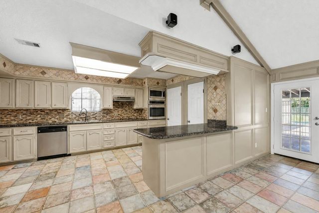 201 Amber Lane, League City, TX 77573