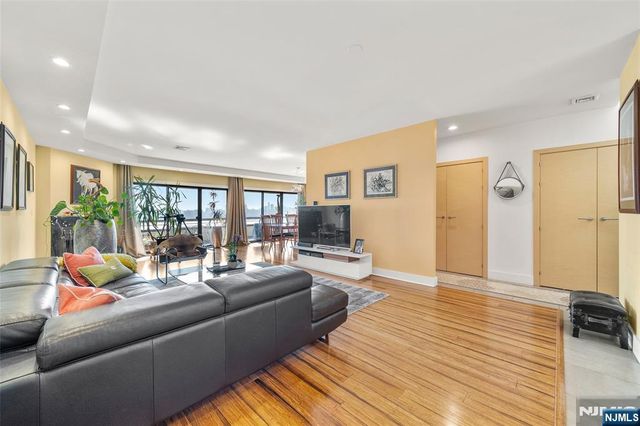 300 Gorge Road 58, Cliffside Park, NJ 07010