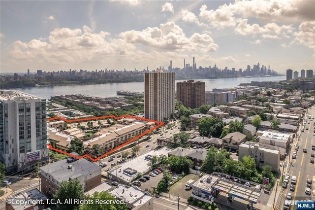 300 Gorge Road 58, Cliffside Park, NJ 07010