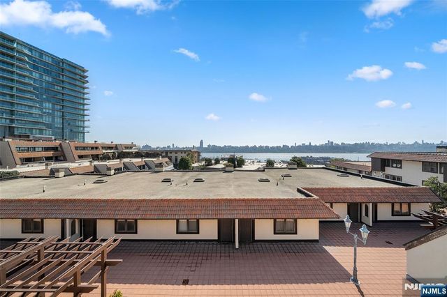 300 Gorge Road 58, Cliffside Park, NJ 07010