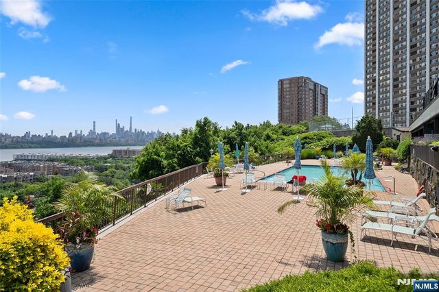 300 Gorge Road 58, Cliffside Park, NJ 07010