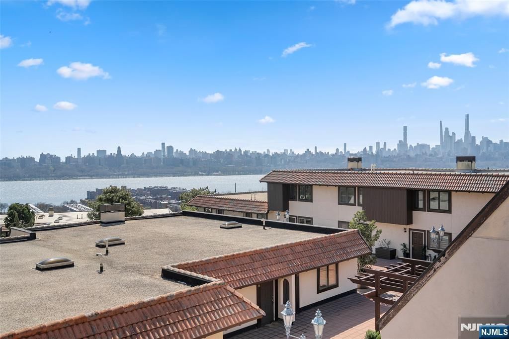 300 Gorge Road 58, Cliffside Park, NJ 07010