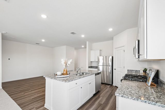 1305 Morris LOOP, San Marcos, TX 78666