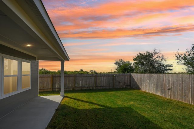 1305 Morris LOOP, San Marcos, TX 78666