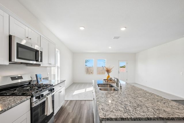 1305 Morris LOOP, San Marcos, TX 78666