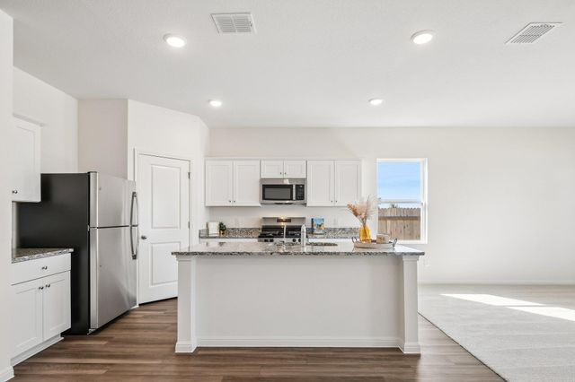 1305 Morris LOOP, San Marcos, TX 78666