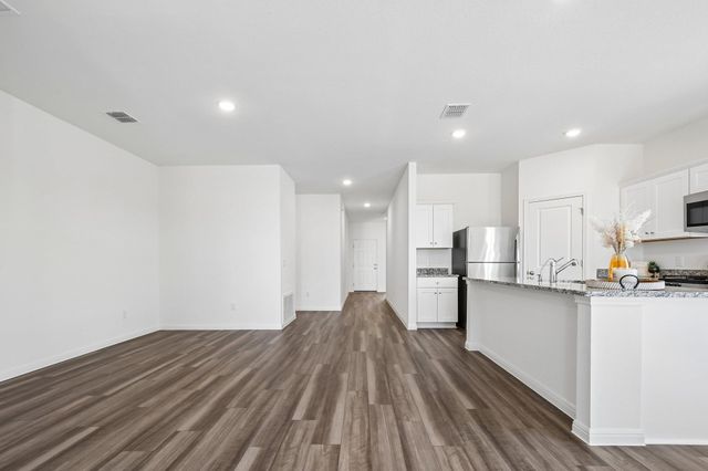 1305 Morris LOOP, San Marcos, TX 78666