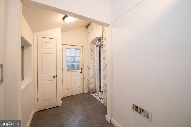 114 E UPSAL ST, Philadelphia, PA 19119