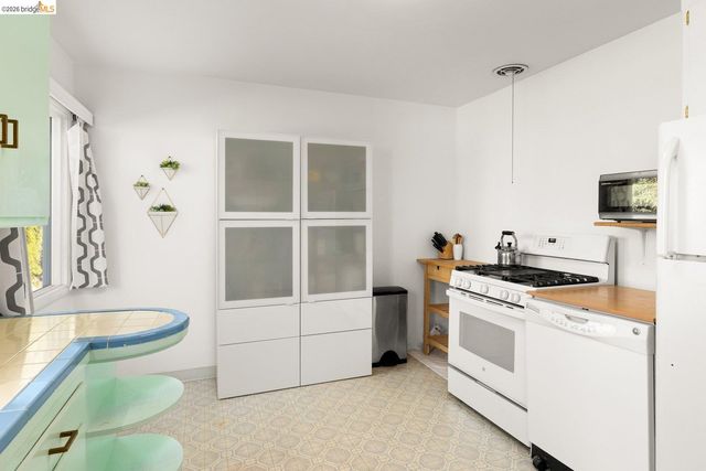 7542 Valentine St, Oakland, CA 94605