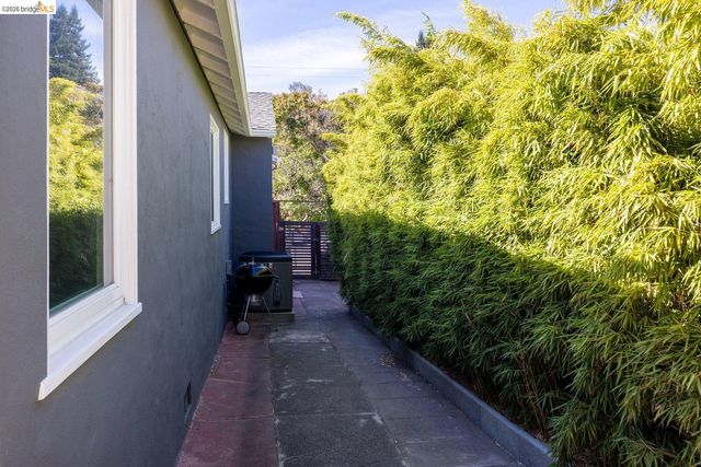 7542 Valentine St, Oakland, CA 94605