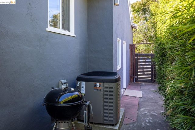 7542 Valentine St, Oakland, CA 94605