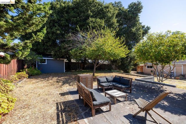 7542 Valentine St, Oakland, CA 94605
