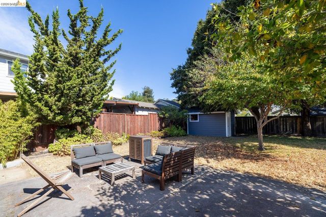 7542 Valentine St, Oakland, CA 94605