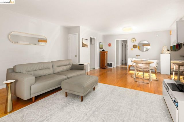 7542 Valentine St, Oakland, CA 94605