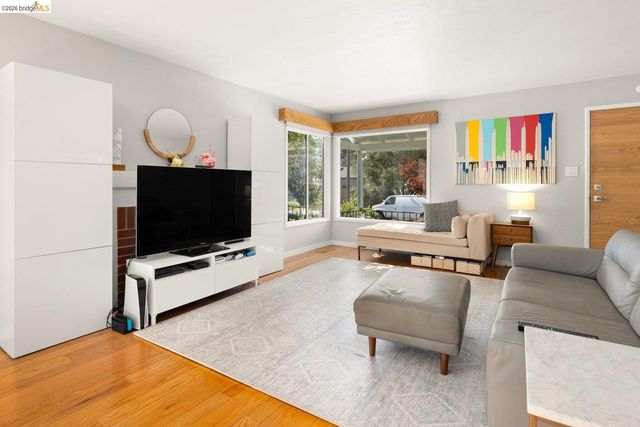 7542 Valentine St, Oakland, CA 94605