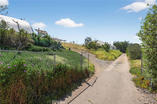 10085 W Lilac, Escondido, CA 92026