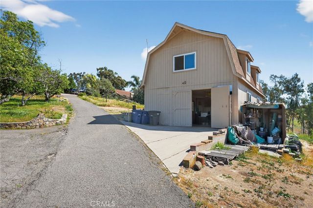 10085 W Lilac, Escondido, CA 92026