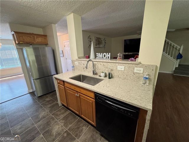 6231 Hickory Lane Circle, Union City, GA 30291