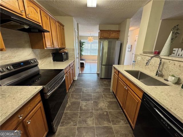 6231 Hickory Lane Circle, Union City, GA 30291