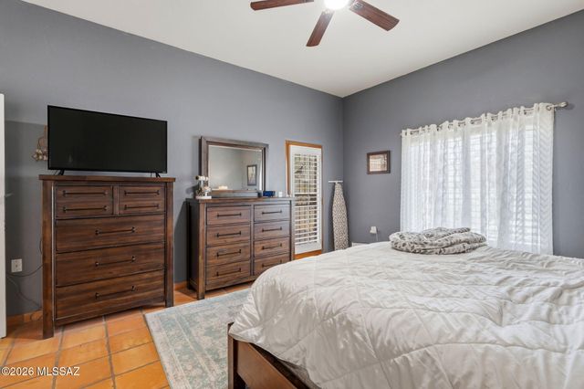 612 W Greenview Place, Green Valley, AZ 85614