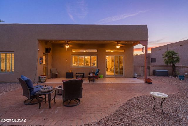 612 W Greenview Place, Green Valley, AZ 85614