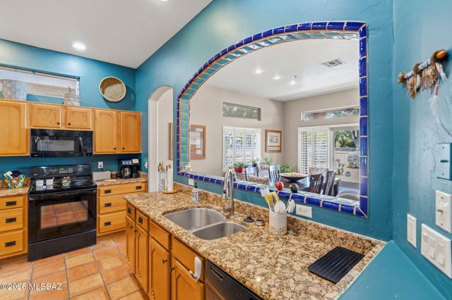 612 W Greenview Place, Green Valley, AZ 85614