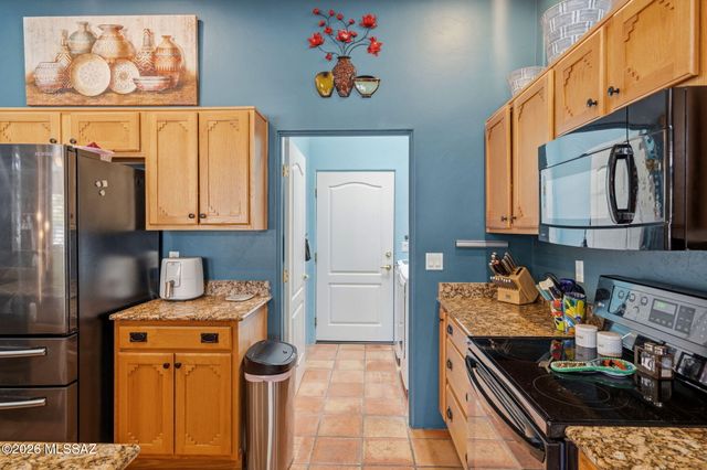 612 W Greenview Place, Green Valley, AZ 85614