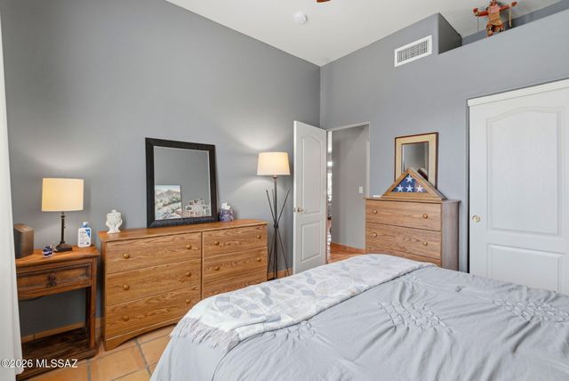 612 W Greenview Place, Green Valley, AZ 85614