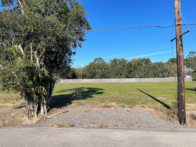 09 Middleton Street, Bacliff, TX 77581