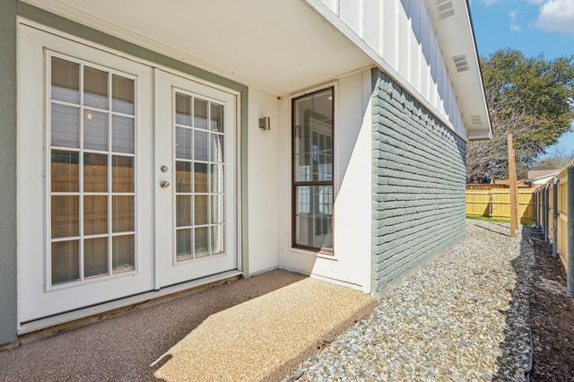 3235 Tres Logos Lane, Dallas, TX 75228