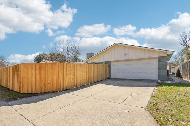 3235 Tres Logos Lane, Dallas, TX 75228